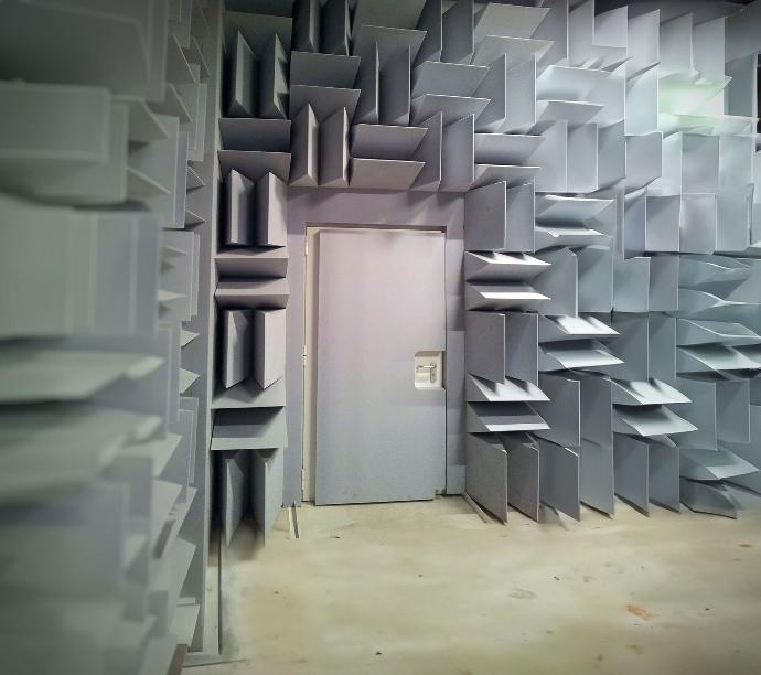J2A CONCEPT Chambre anéchoïque